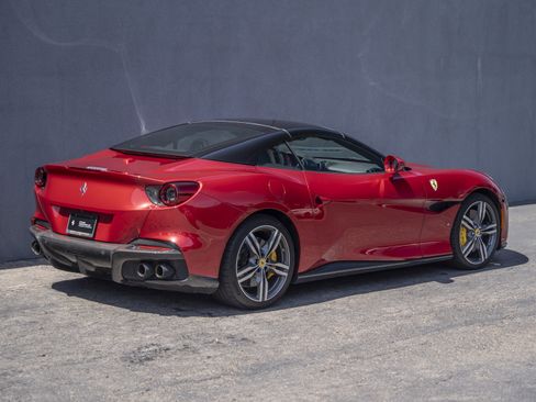 Used 2022 Ferrari Portofino M RWD image 9
