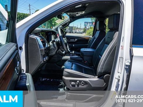 Used 2025 GMC Yukon XL Denali AWD/4WD image 18