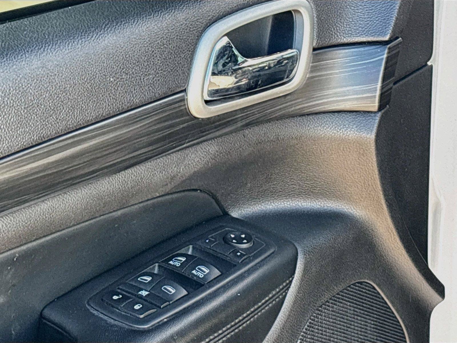 Used 2019 Jeep Grand Cherokee Altitude AWD/4WD image 22