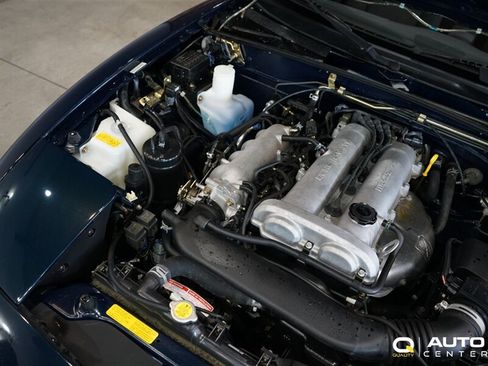 Used 1996 MAZDA MX-5 Miata RWD image 16