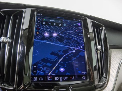 Used 2023 Volvo XC60 B5 Ultimate w/ Climate Package image 23