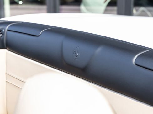 Used 2015 Ferrari California T RWD image 23
