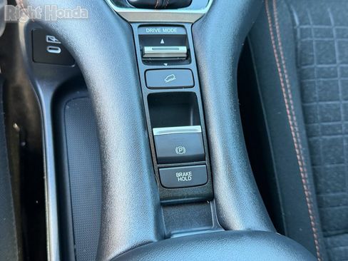 Certified 2025 Honda HR-V Sport image 32