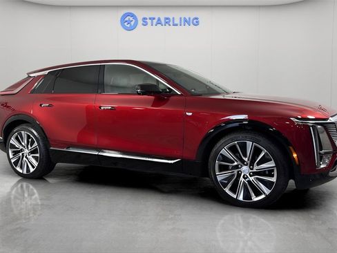 Used 2024 Cadillac Lyriq Luxury w/ LPO, Floor Liner Package image 12