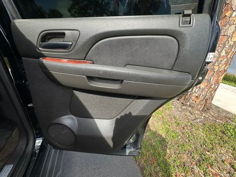 Used 2013 Chevrolet Tahoe LTZ image 22