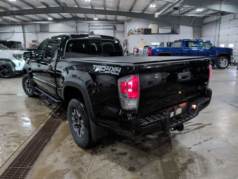 Used 2021 Toyota Tacoma TRD Off-Road w/ TRD Premium Off Road Package image 4