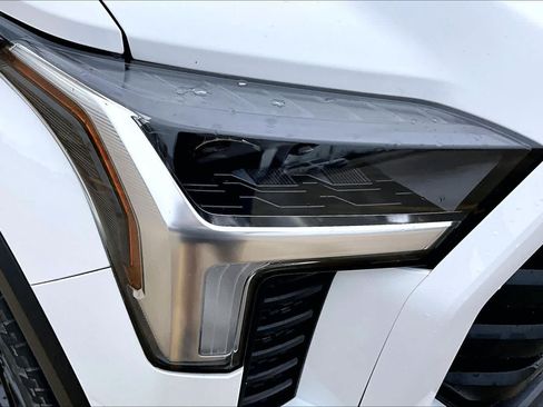 Used 2023 Toyota Tundra SR5 AWD/4WD image 27