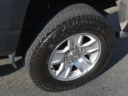 Used 2018 Chevrolet Silverado 1500 LT w/ All Star Edition AWD/4WD image 37