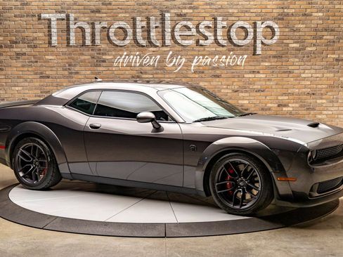 Used 2018 Dodge Challenger SRT Hellcat image 3