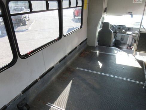 Used 2014 Ford E-350 and Econoline 350 Super Duty image 8