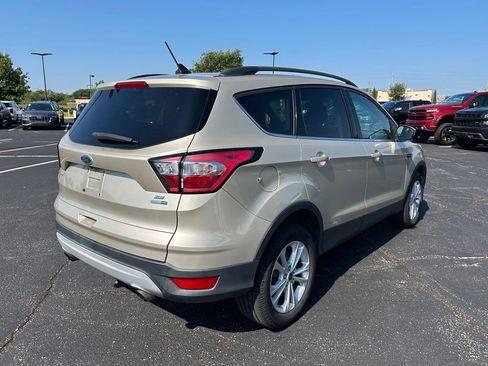 Used 2018 Ford Escape SE w/ SE Sync 3 Package AWD/4WD image 9
