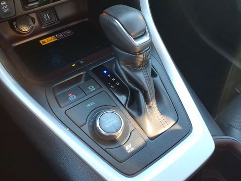 Certified 2023 Toyota RAV4 Limited AWD/4WD image 19