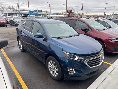 Certified 2019 Chevrolet Equinox LT image 2