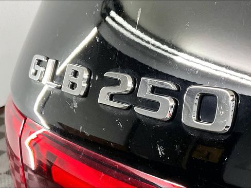 New 2026 Mercedes-Benz GLB 250 image 7