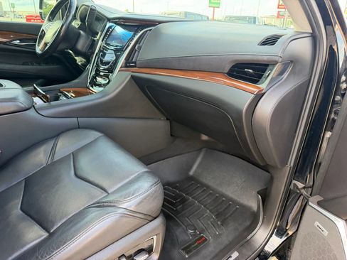 Used 2019 Cadillac Escalade Premium Luxury AWD/4WD image 79