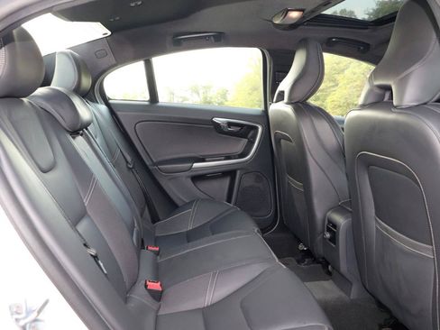 Used 2016 Volvo S60 T5 R-Design FWD image 37