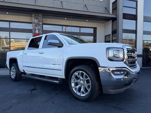 Used 2018 GMC Sierra 1500 SLT w/ SLT Premium Package image 17