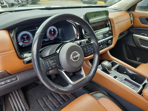 Used 2024 Nissan Pathfinder Platinum image 23