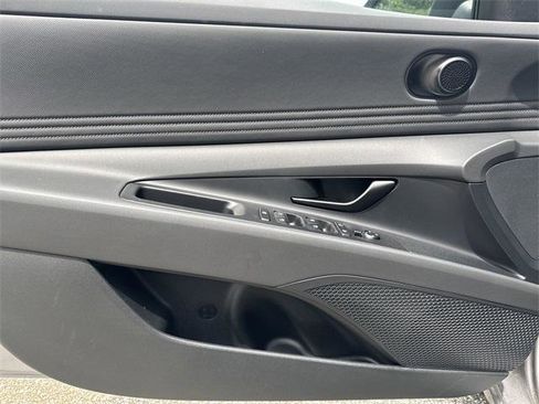 New 2025 Hyundai Elantra SEL image 10