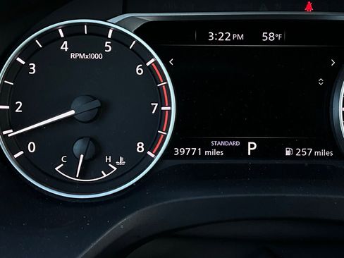 Used 2025 Nissan Rogue SV image 38