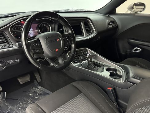 Used 2021 Dodge Challenger SXT image 8