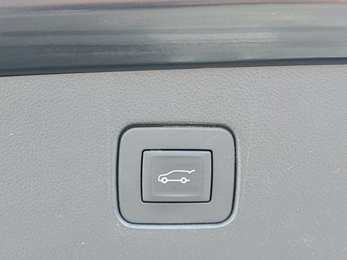 Used 2025 Buick Envista Sport Touring w/ Convenience I Package FWD image 8