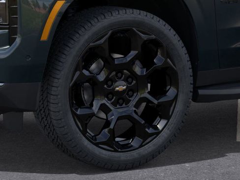 New 2026 Chevrolet Suburban RST image 9