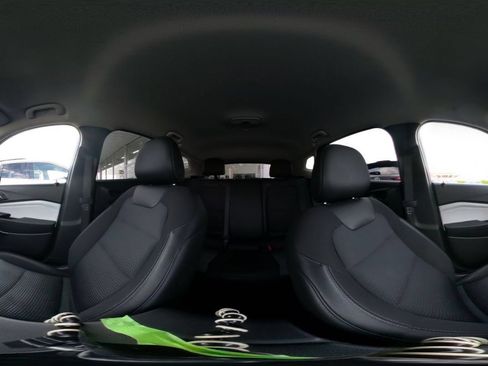 Used 2025 Chevrolet Trax LT w/ LT Convenience Package FWD image 36