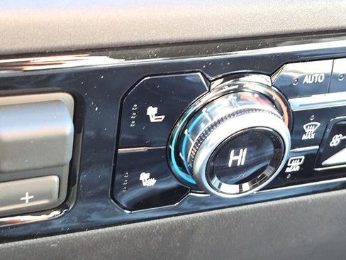 New 2026 GMC Sierra 1500 Elevation image 7