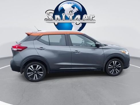 Used 2019 Nissan Kicks SR w/ SR Premium Package image 10