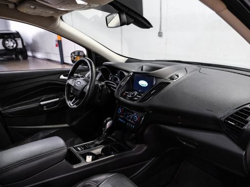 Used 2019 Ford Escape Titanium AWD/4WD image 11