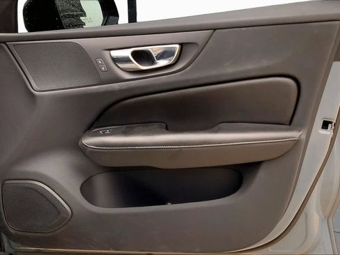Used 2023 Volvo S60 B5 Core FWD image 22