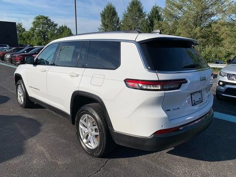 Certified 2022 Jeep Grand Cherokee L Laredo w/ Luxury Tech Group I AWD/4WD image 2
