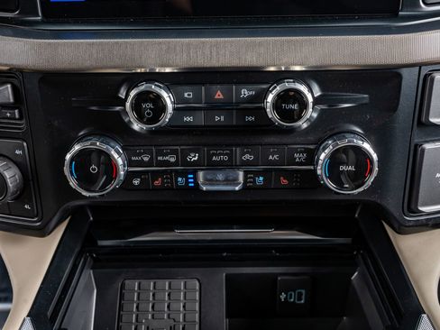 Used 2026 Ford F450 Platinum w/ Platinum Plus Package image 26