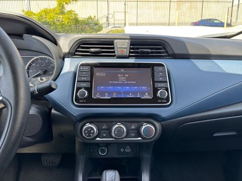 Used 2025 Nissan Versa SV FWD image 17
