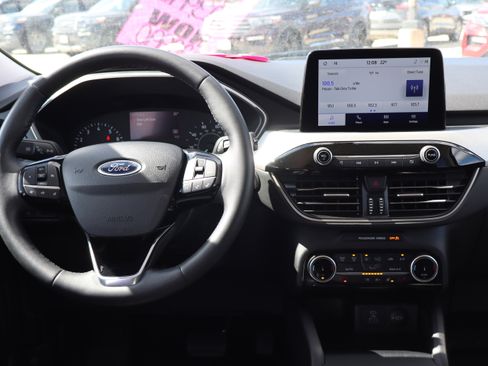 Used 2022 Ford Escape SEL image 17