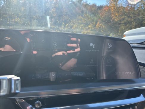 Used 2023 Cadillac Lyriq RWD Luxury image 19