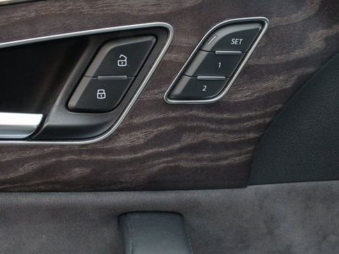 Used 2019 Audi Q8 Prestige w/ Luxury Package image 19