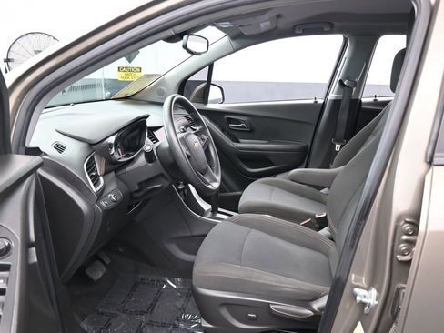 Used 2021 Chevrolet Trax LS w/ Tint and Cruise Package FWD image 11