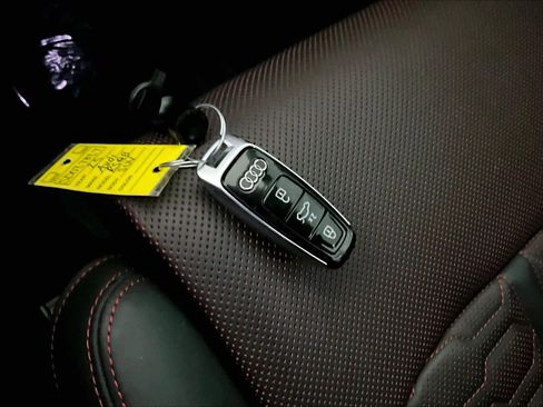 Used 2025 Audi RS Q8 performance image 15