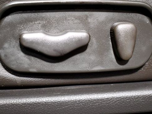 Used 2019 Nissan Frontier PRO-4X w/ Pro-4x Luxury Package image 18