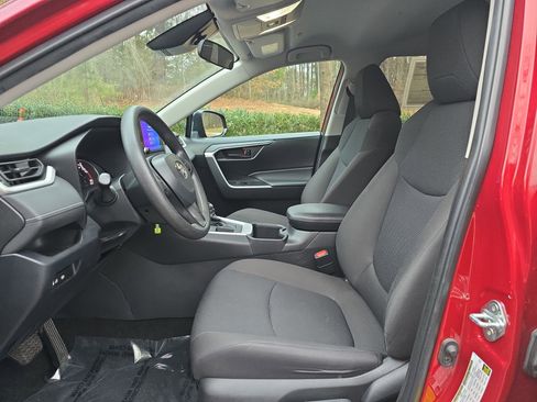 Used 2023 Toyota RAV4 LE image 14