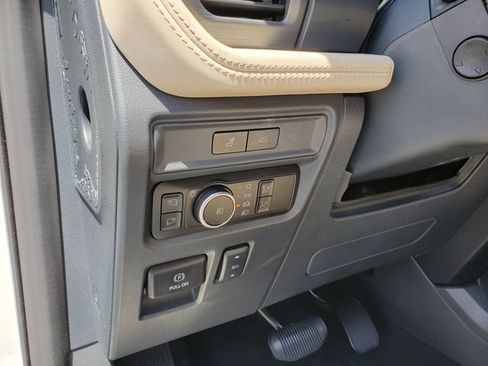Used 2024 Ford Expedition Max Platinum AWD/4WD image 14