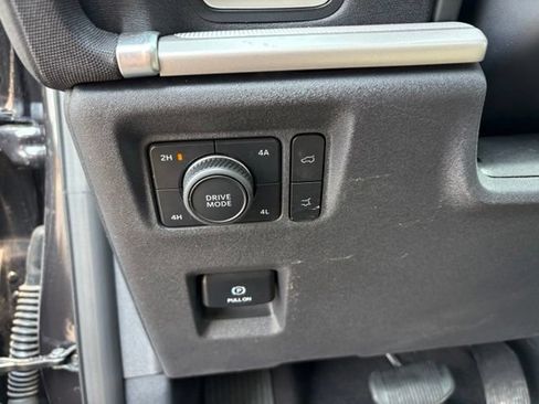 Used 2025 Ford Expedition Active AWD/4WD image 24