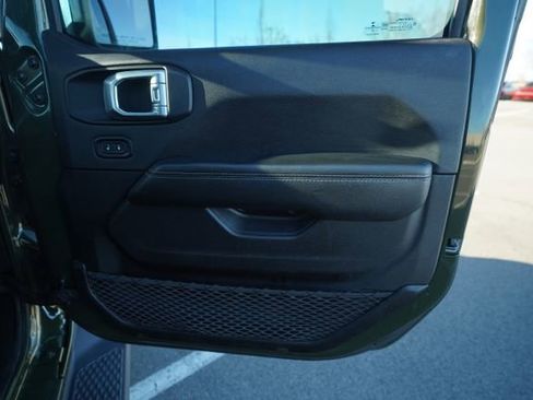 Used 2021 Jeep Gladiator Overland w/ LED Lighting Group image 20