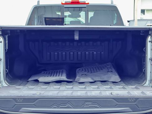Used 2024 Chevrolet Colorado ZR2 w/ ZR2 Convenience Package III AWD/4WD image 17