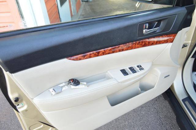 Used 2010 Subaru Outback 2.5i Limited AWD/4WD image 54