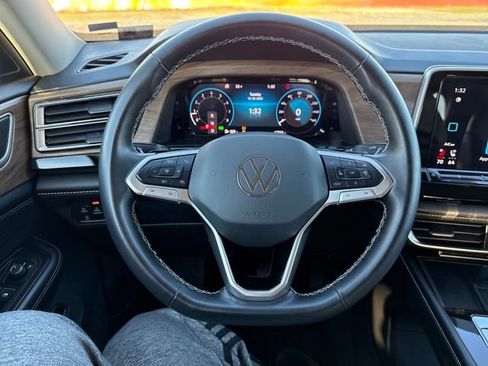 Used 2024 Volkswagen Atlas SE image 18