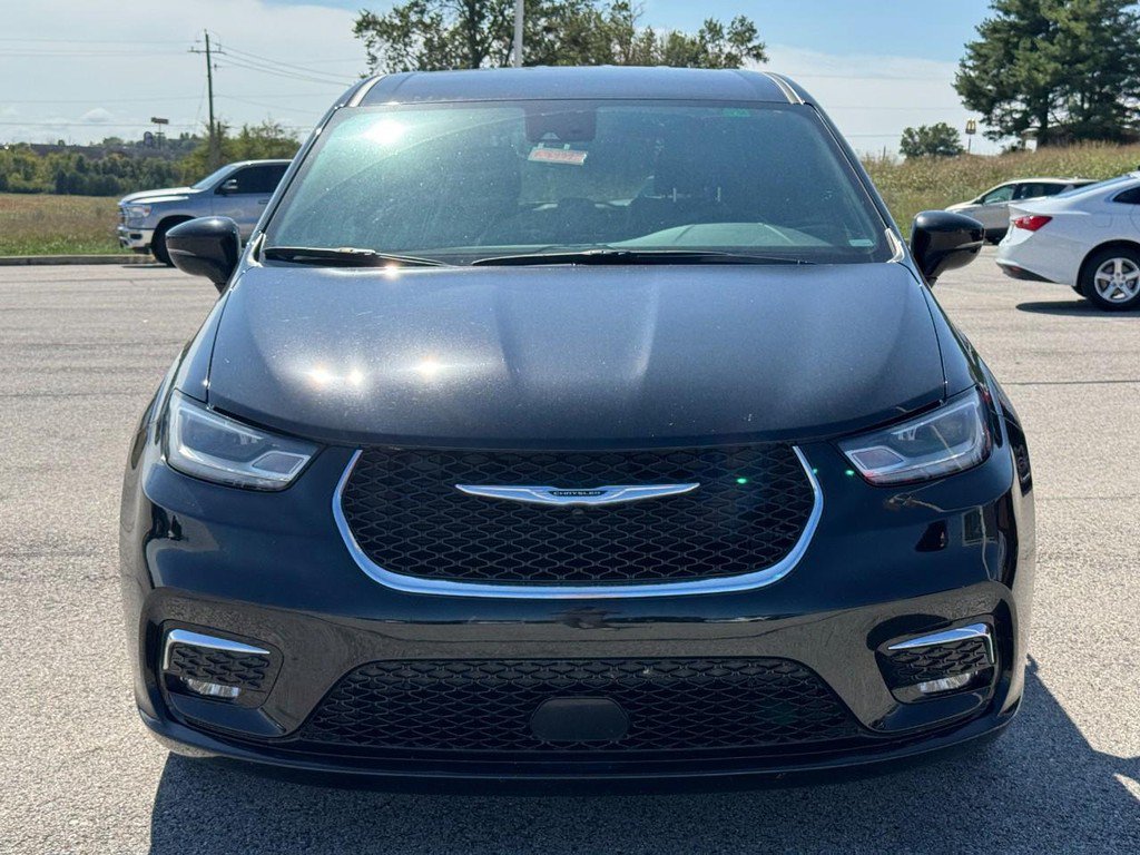 Used 2025 Chrysler Pacifica Select FWD image 12