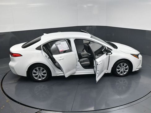 Used 2024 Toyota Corolla LE image 22